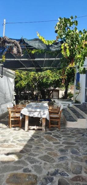 Diamoni Afroditi two houses for max 6 persons